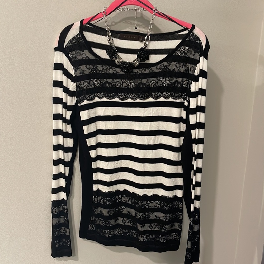 The Limited long sleeve knit shirt, light sweater - Picture 5 of 5